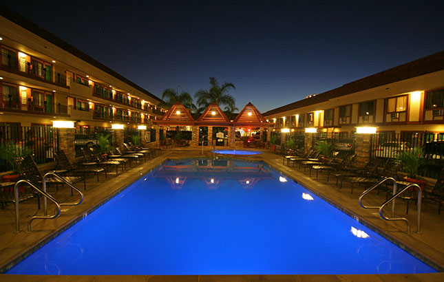 Tropicana Inn & Suites — gallery preview 2
